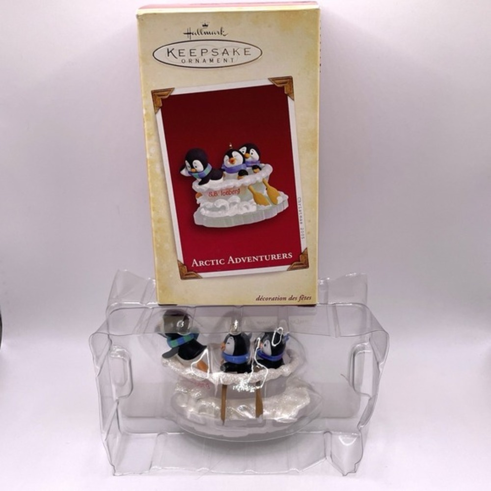 2005 Hallmark Keepsake Arctic Adventures S S Iceberg Penguins Christmas Ornament